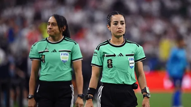 Katia Itzel García hace historia como la primera árbitra latinoamericana en un Mundial masculino