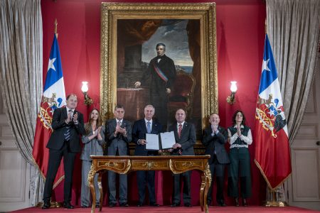 La política constitucional de la Reconstrucción Nacional de Chile