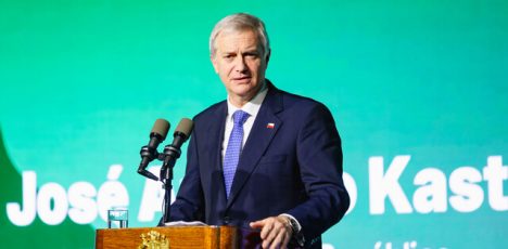 Presidente Kast desafía ola de críticas: niega discusión en Villarrica y contraataca a Petro