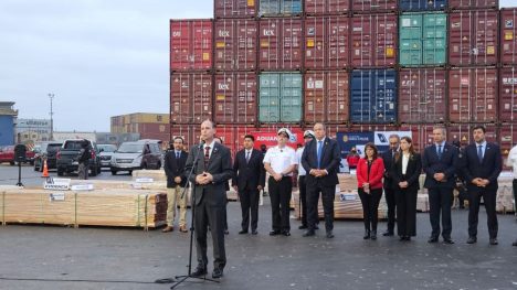 Bolivia abre conflicto bilateral por caso de maderas con coca en Arica