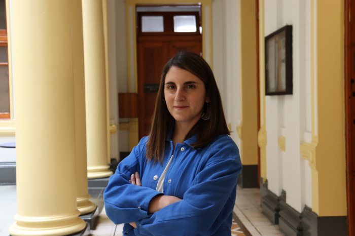 Científica chilena es nominada a prestigioso premio internacional por aporte a divulgación cuántica