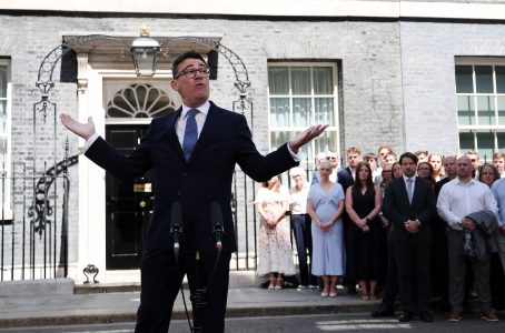 Burnham asume el gobierno británico tras recibir el encargo del rey Carlos III