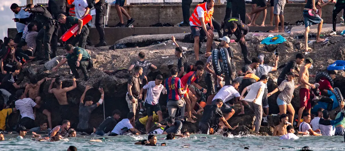 Italia suspende Schengen con España por crisis en Ceuta