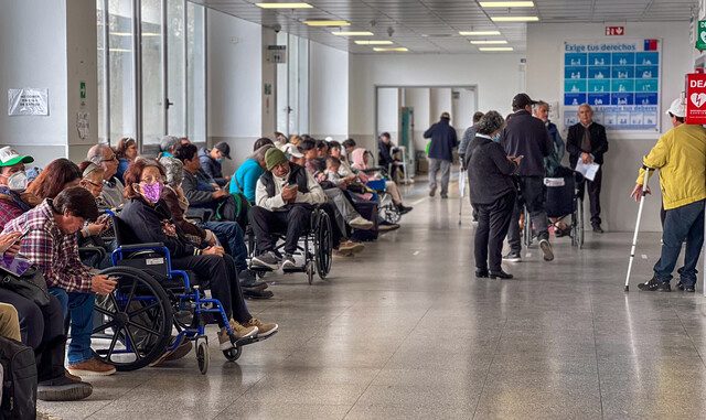 CEP advierte crisis en salud más allá de las listas de espera: alerta por cáncer y gasto de bolsillo