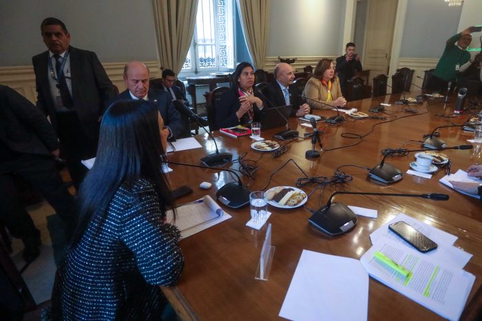 Mesa por megarreforma amplía plazo para indicaciones y acerca posiciones tributarias