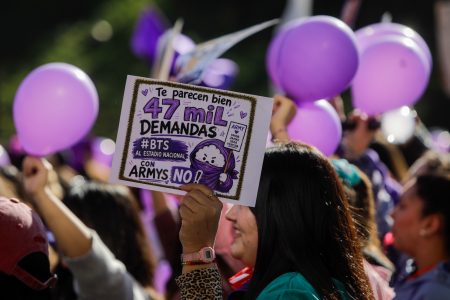 Las marchas por los conciertos de BTS destapan el 'boom' de la cultura surcoreana en Chile