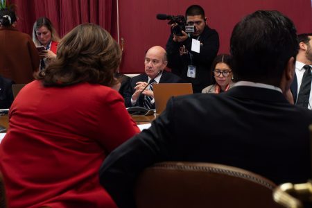 Senadores PPD se bajan de pacto con el Gobierno tras indicación que rebaja impuesto a empresas a 22%