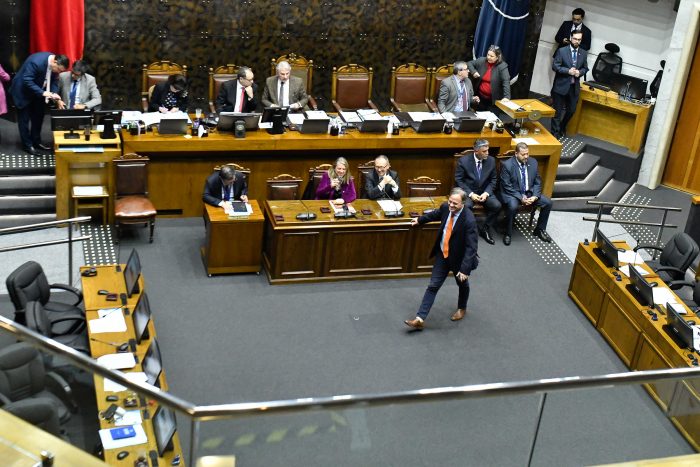 Megarreforma enfrenta momento clave en la Sala del Senado: comienza sesión hasta total despacho