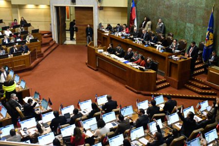 “Falta de humanidad”: Frente Amplio acusa a la derecha de negar pareo a diputadas con cáncer