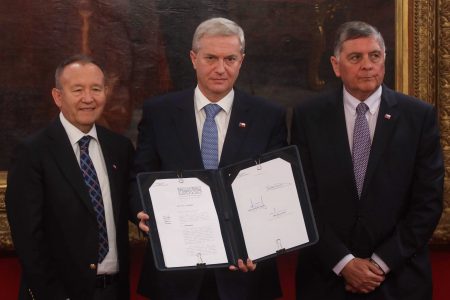 Kast presenta reforma constitucional para destituir a autoridades que consuman drogas