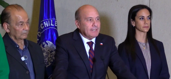 Fractura en la oposición: PPD sella acuerdo con Quiroz y  FA acusa  pacto "peor que el de Pinochet"