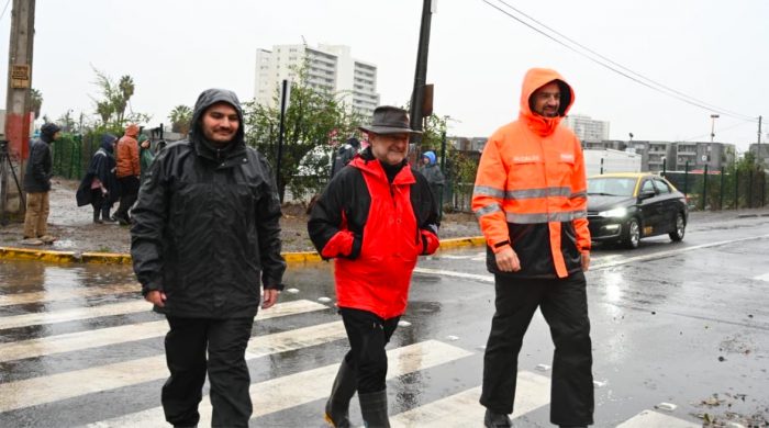 Gobernador Orrego alerta por anegamientos y cuestiona falta de recursos regionales para emergencia