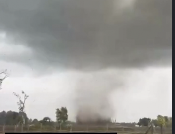 Tres nubes tornádicas golpean Ñuble y dejan viviendas y campos destruidos