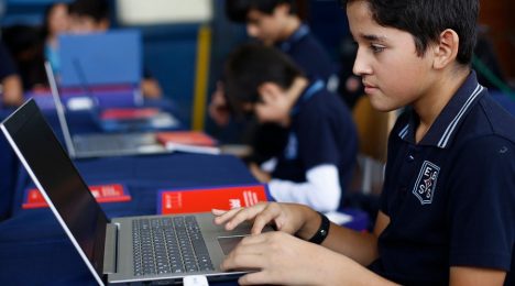 Computadores Junaeb: si tu hijo va en 7° básico revisa si le corresponde este beneficio