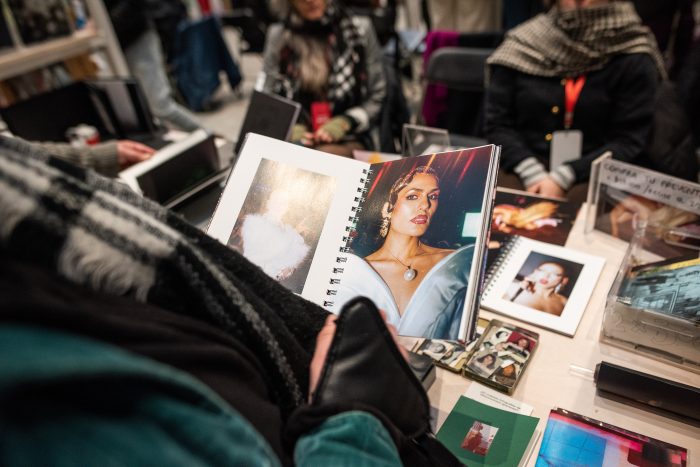 StgoFoto reunirá tres libros que reconocen el legado de destacadas fotógrafas chilenas