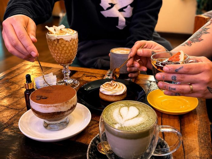 Ruta de cafeterías veganas busca acercar la alimentación basada en plantas este invierno