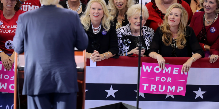 "Que vote el esposo": ultraconservadoras en cumbre MAGA piden fin del voto femenino en EE.UU.