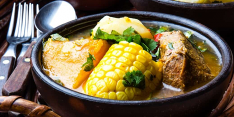 Día de la Cazuela: el plato que reúne a Chile y convierte al centro de Santiago en una gran mesa