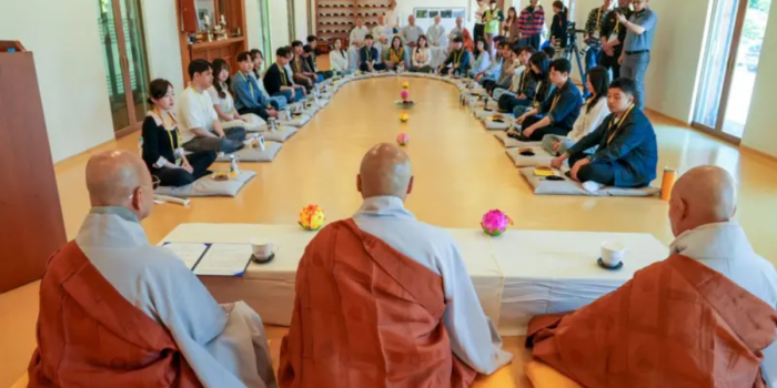 El templo budista en Corea del Sur donde monjes ayudan a jóvenes a encontrar pareja e hijos