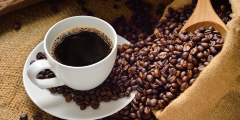El 77% de los chilenos consume café semanalmente: crece la preferencia por el café en grano