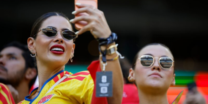 Falsas aficionadas del Mundial: cómo la IA sexualiza a mujeres por nacionalidades en redes