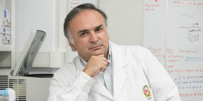 Investigador que impulsó la biología molecular en Chile es postulado al Premio Nacional de Ciencias