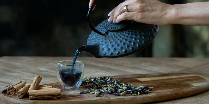 De azul a violeta: la infusión asiática que deslumbra por su efecto natural y sus antioxidantes
