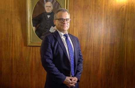 Gabriel Hernández asumirá como decano de Derecho de la Universidad de Chile