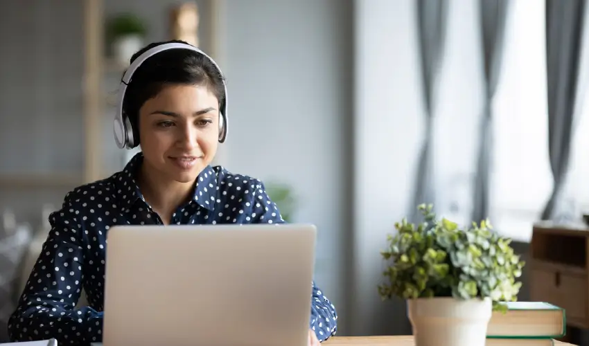 Hay 1.600 cupos: así puedes postular a las becas de capacitación en IA que lanzaron en Chile