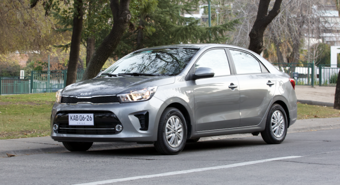 El sedán compacto superventas incorpora transmisión automática