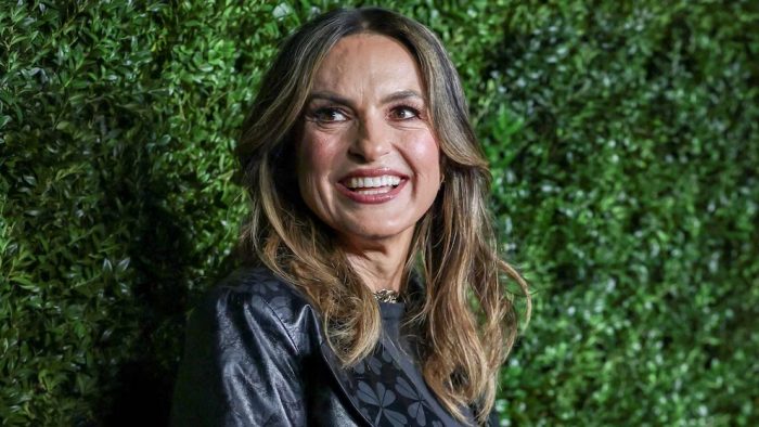 Mariska Hargitay hará historia como la primera mujer en conducir los Emmy en 15 años