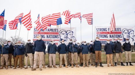 Patriot Front: los supremacistas enmascarados que marcharon por Washington