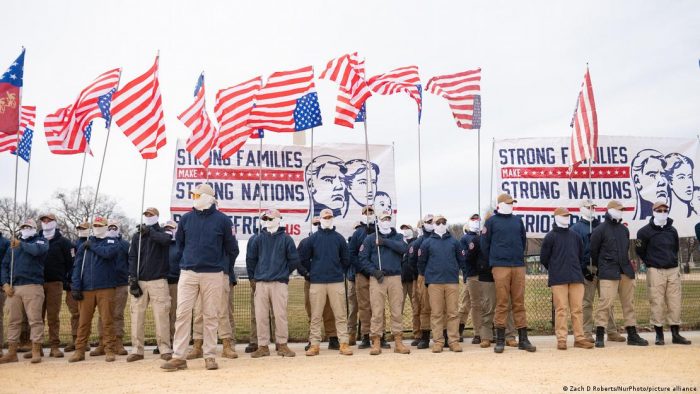Patriot Front: los supremacistas enmascarados que marcharon por Washington