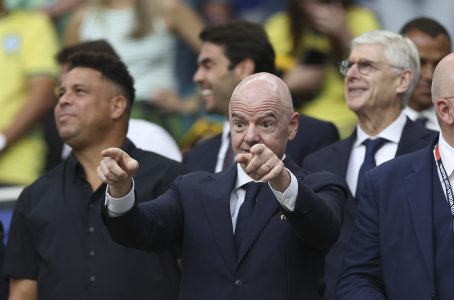 Infantino en modo mafia: FIFA castigará a jugadores y técnicos que criticaron al Mundial