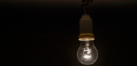 Si te quedas sin luz y eres electrodependiente: cómo exigir el generador gratis a tu empresa