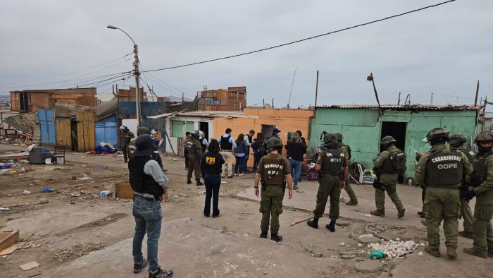 Comenzó operativo de desalojo de Cerro Chuño en Arica
