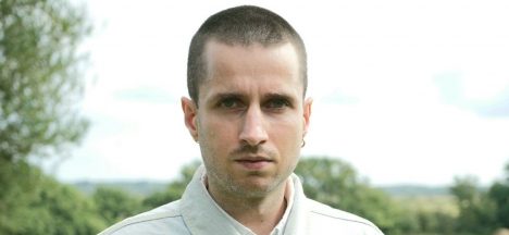 Simon Chevrier, autor de “Foto por privado”: “Nos hemos vuelto menos curiosos respecto de los demás”