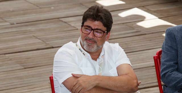 Justicia suspende arresto domiciliario nocturno de Daniel Jadue para que viaje a presentar su libro