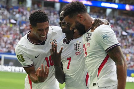 Francia 4-6 Inglaterra: británicos se llevan el desquite gracias a un primer tiempo bien invertido