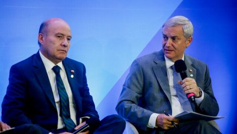 Quiroz descarta "visos de recesión" y contradice diagnóstico de Kast sobre la "enfermedad económica"