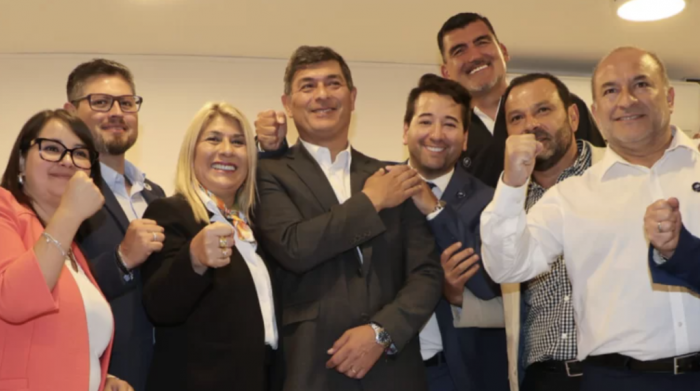 El perreo del PDG: la derecha baila incómoda al ritmo de Parisi