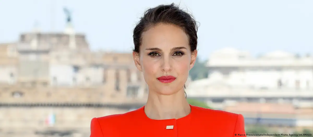 Revuelo por novela "basada" en la actriz Natalie Portman