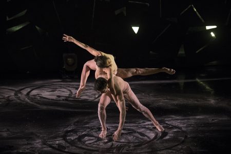 El Ballet Nacional Chileno trae de regreso "Voces", del coreógrafo británico Ihsan Rustem