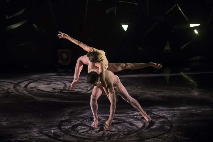 El Ballet Nacional Chileno trae de regreso "Voces", del coreógrafo británico Ihsan Rustem
