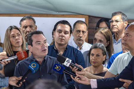 Sectores opositores exigen que diálogo venezolano aborde elecciones y presos políticos