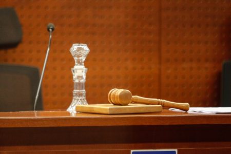PDI irrumpe en tribunal y detiene a funcionario por filtraciones al crimen organizado