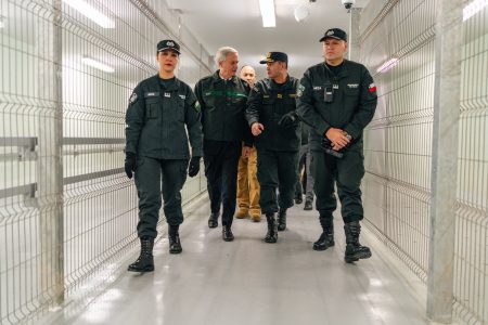 Kast califica como “día histórico” traslado de reos y anuncia nuevo esquema carcelario