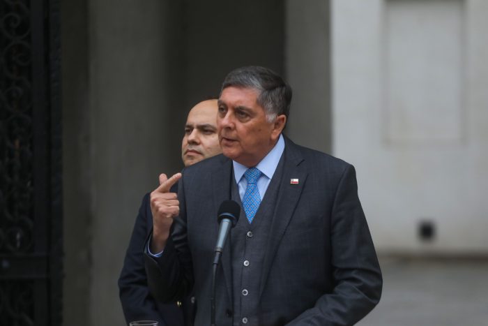 Ministro Alvarado rebate a senador Cruz-Coke y rechaza retirar la reforma de seguridad