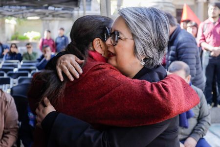 "Muy mala señal al país": Jara cuestiona a Presidente Kast por participar en foro de ultraderecha