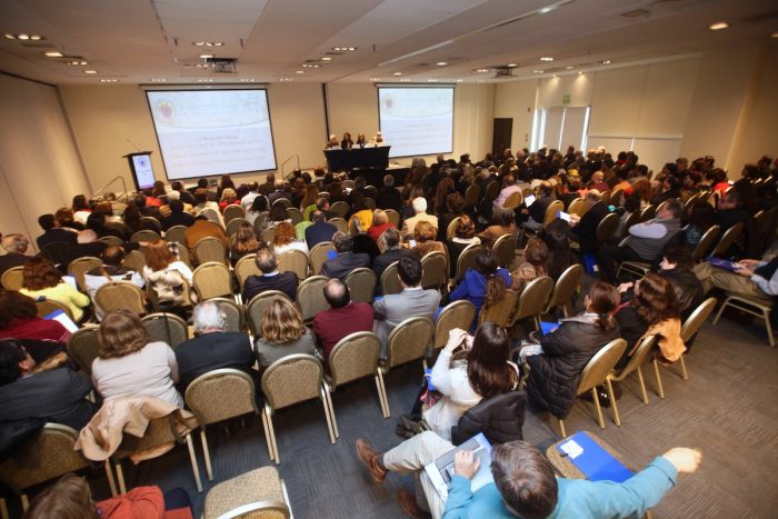 Formación de médicos, déficit de especialistas y humanismo marcarán II Seminario de Educación Médica